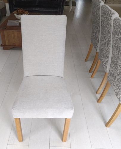 Set newly upholstered - of,